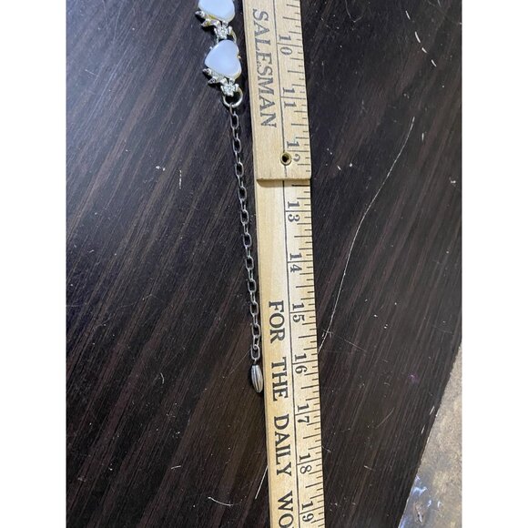 Vintage Moonray / Moonglow Creamy White Lucite Heart Choker Necklace 16 Inch - Picture 5 of 10